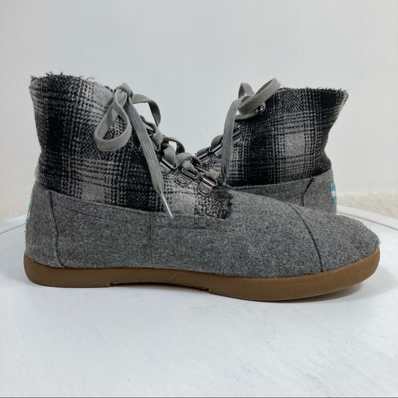 TOMS Highlands Botas Lace Up Booties In Gray Plaid - Picture 6 of 10
